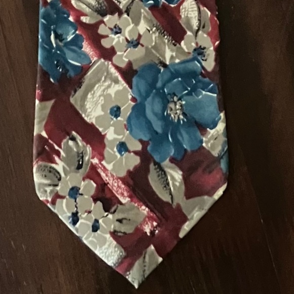Neck Tie - Picture 2 of 7